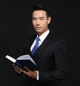 林海老师 -互联网 创新实战专家,拥有近15年互联网行业产品创新与营销