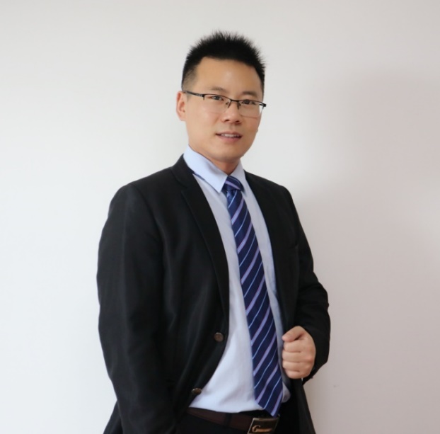 李海龙老师：银行营销管理专家、拥有十多年年的金融业务营销管理、专业咨询经验