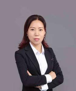 曾任海底捞人力资源经理,直属领导集团人力谢英总,现在主要负责海底捞