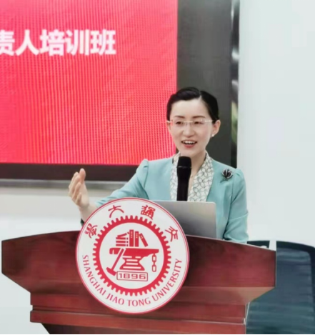 陈诗彤老师简介课酬_陈诗彤老师视频及主讲课程-百强标杆