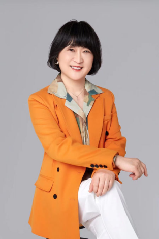 洪艳老师:曾任腾讯采购部,行政部副总经理9年,腾讯行政通道会长,采购